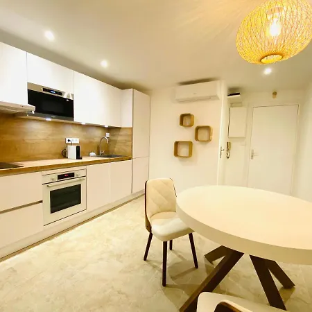 Feel@home Nemausus « Le 21 »