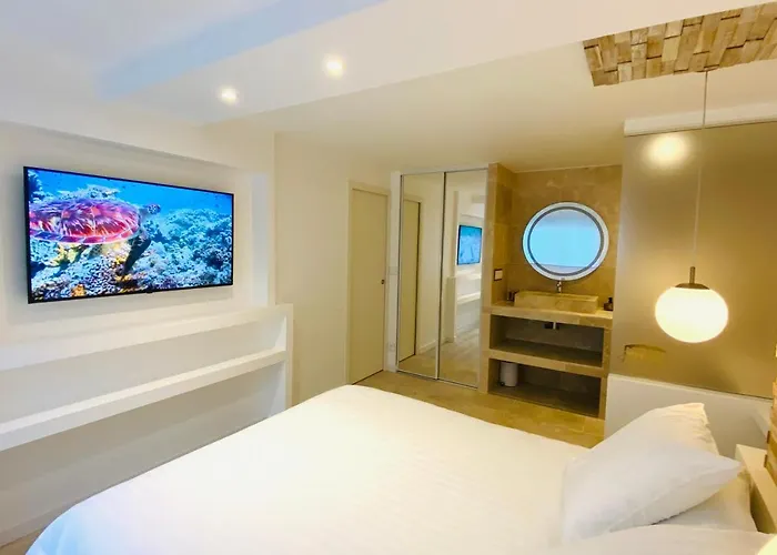 Feel@home Nemausus « Le 21 » * Νιμ